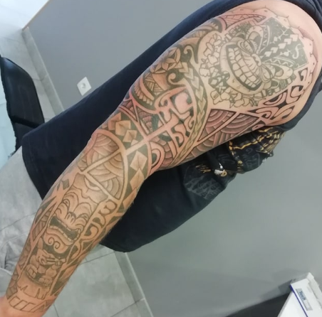 tatouage bras complet polynesien marquisien babylone tattoo 122