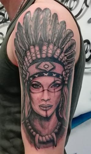 Salon De Tatouages Réalisme Babylone Tattoo Piercing